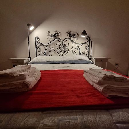 Sa Stiddiosa Guesthouse Gadoni Eksteriør billede
