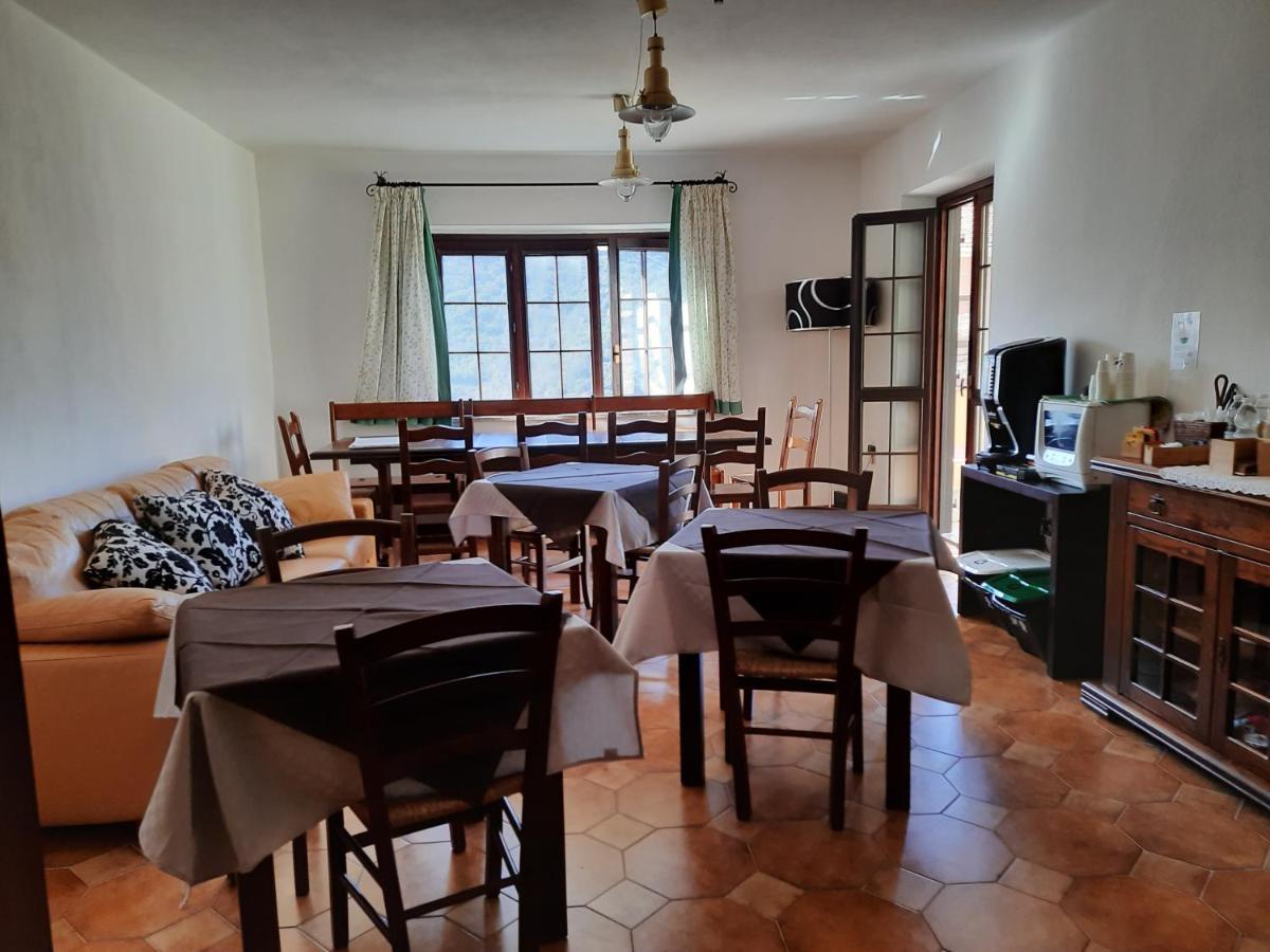 Sa Stiddiosa Guesthouse Gadoni Eksteriør billede