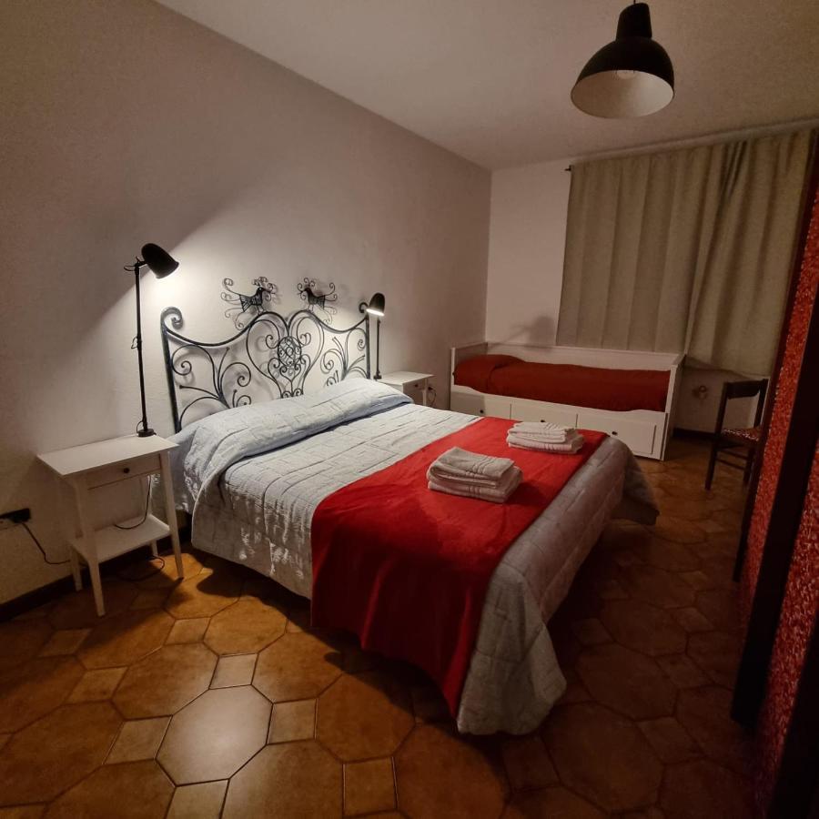 Sa Stiddiosa Guesthouse Gadoni Eksteriør billede