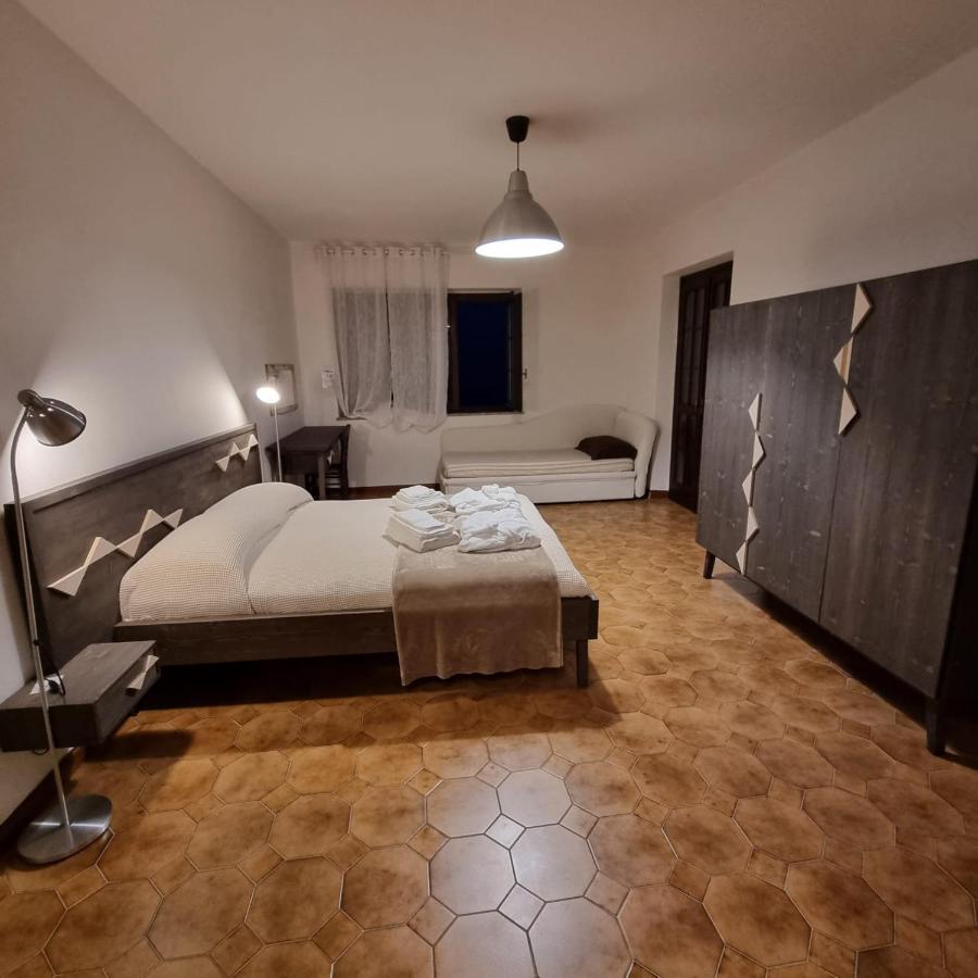 Sa Stiddiosa Guesthouse Gadoni Eksteriør billede