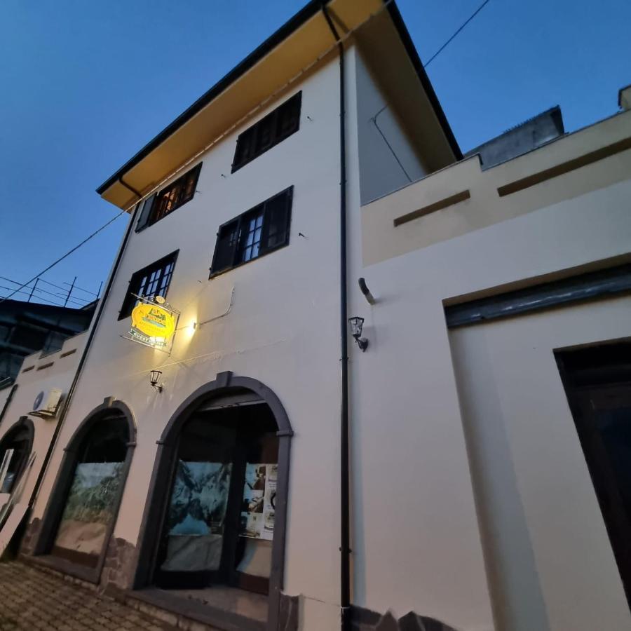 Sa Stiddiosa Guesthouse Gadoni Eksteriør billede